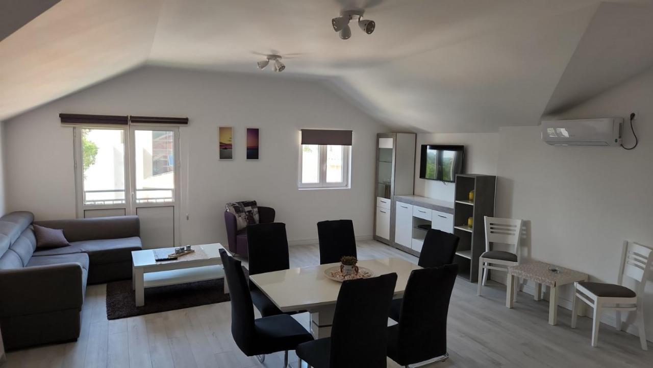 Apartmani Mia Sorajic Petrovac エクステリア 写真