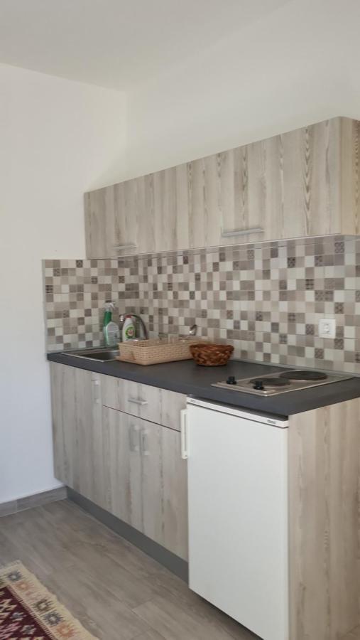 Apartmani Mia Sorajic Petrovac エクステリア 写真