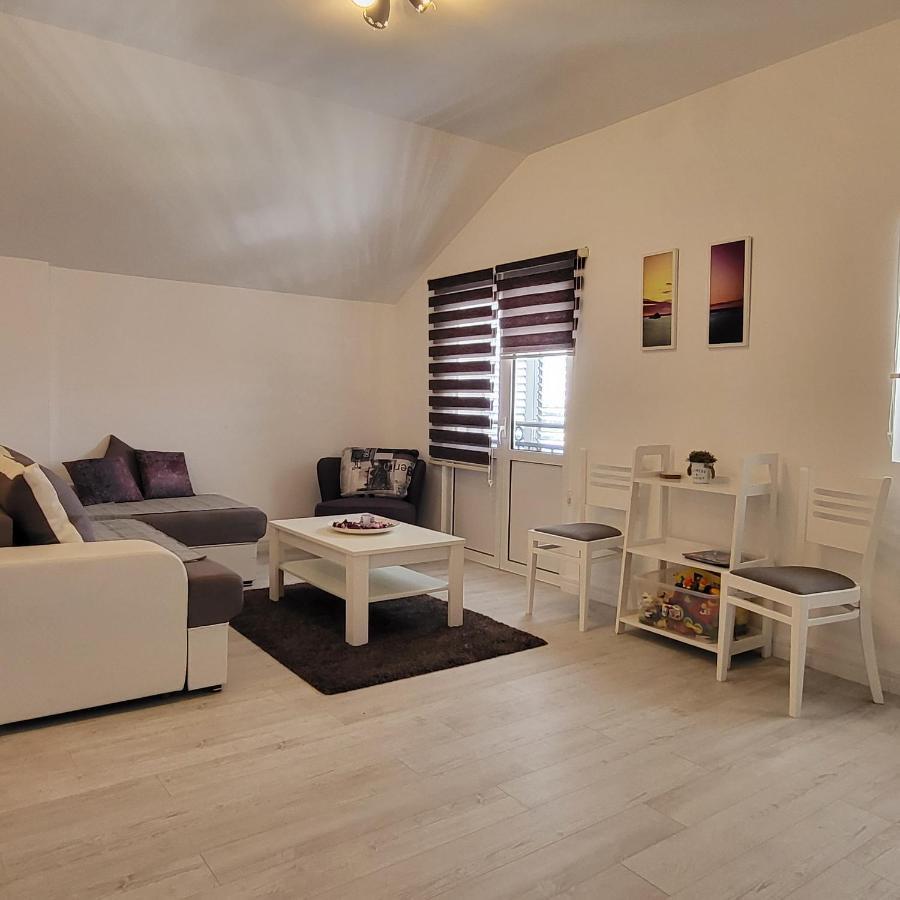 Apartmani Mia Sorajic Petrovac エクステリア 写真