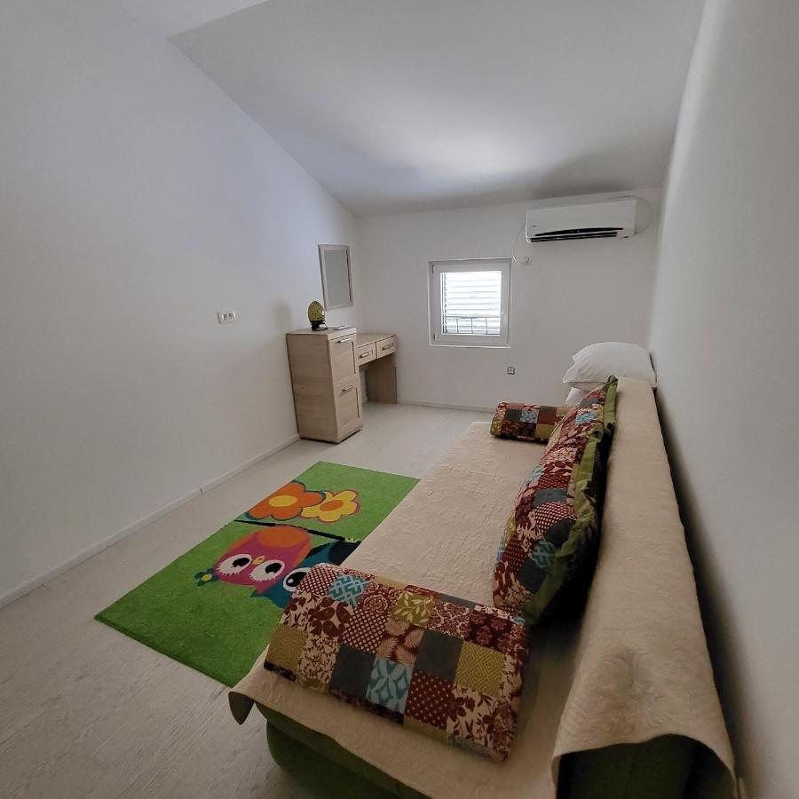 Apartmani Mia Sorajic Petrovac エクステリア 写真