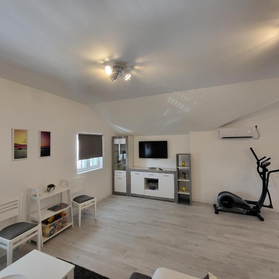 Apartmani Mia Sorajic Petrovac エクステリア 写真