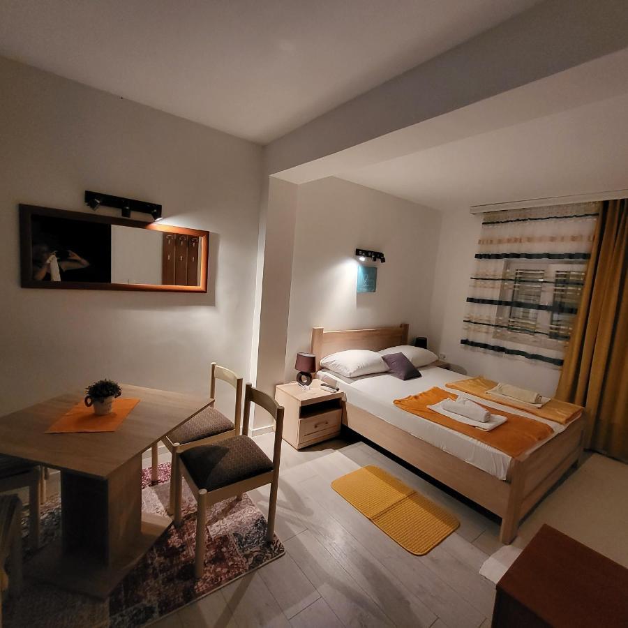 Apartmani Mia Sorajic Petrovac エクステリア 写真